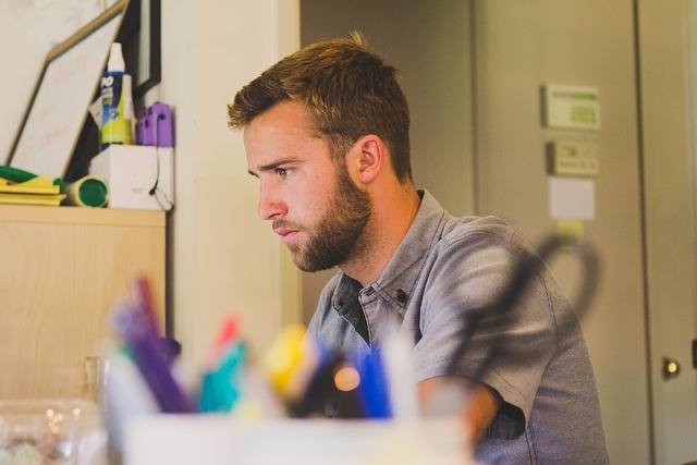 Smart casual: consigli di stile per essere comodi in ufficio